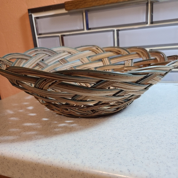 Round Wicker Basket 11 Inch Diameter. 3 Inch Tall. - Picture 6 of 13